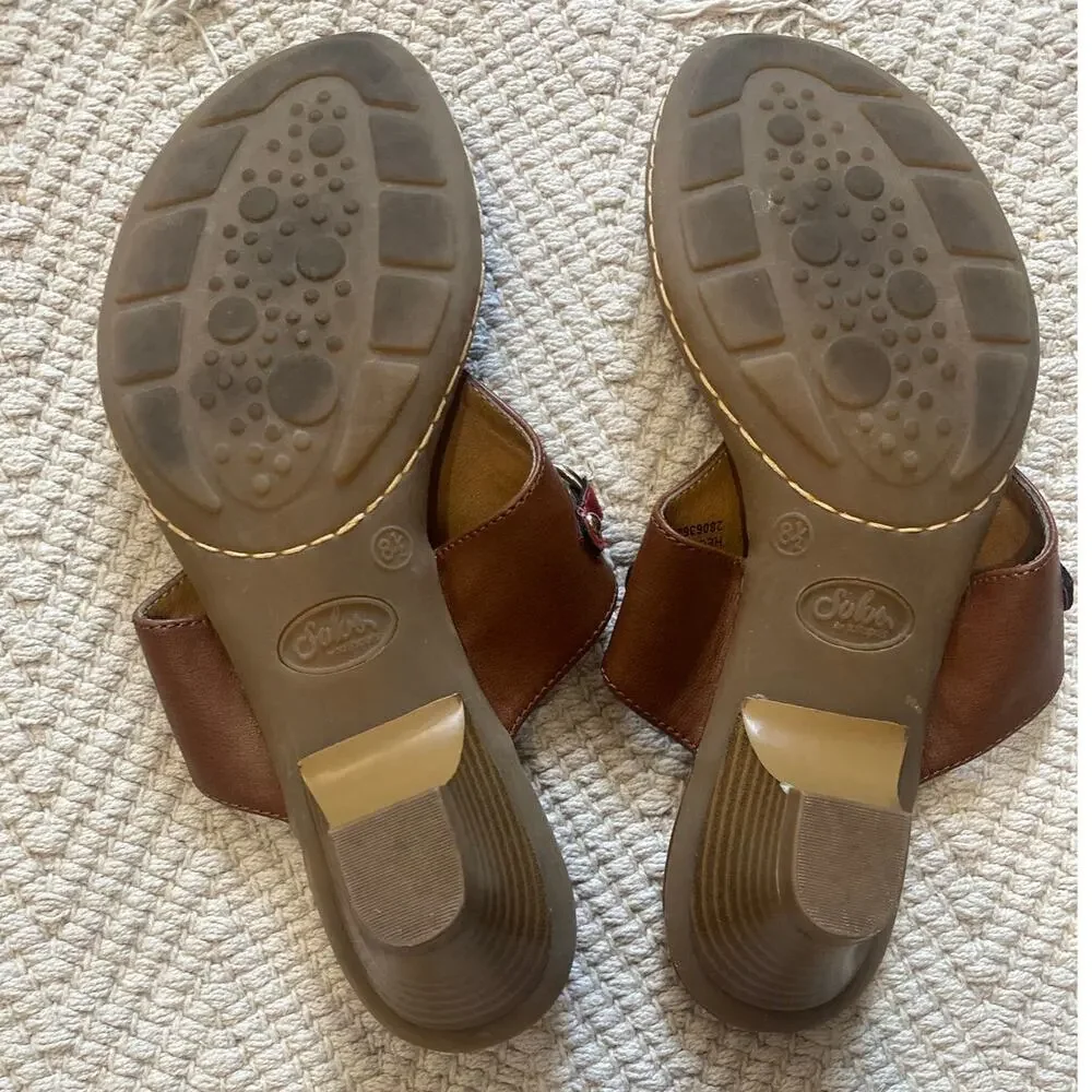Solos by Softspots Brown Thong Heeled Sandals Strappy O-Ring Women's Size 8.5